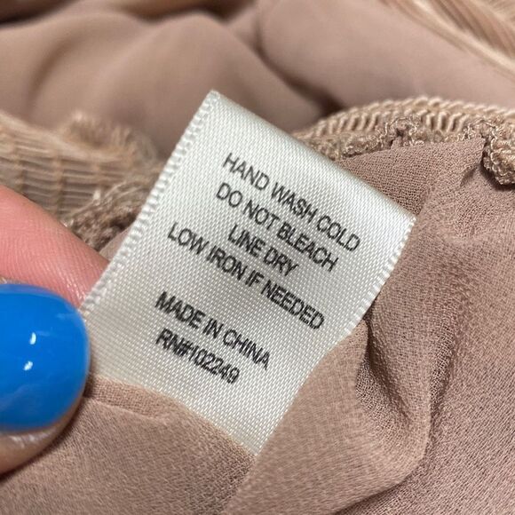 Skies Are Blue Champagne Short Sleeve Tiered MIDI Dress Size Small NEW - Picture 8 of 8